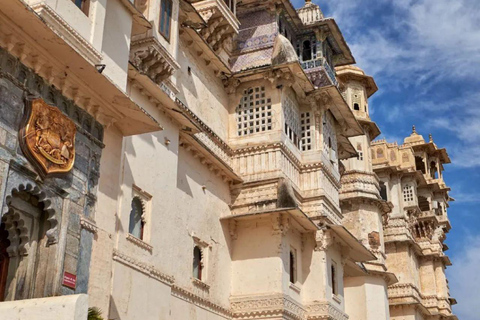 Udaipur: 2-Day Private Tour with Guide & Boat Ride