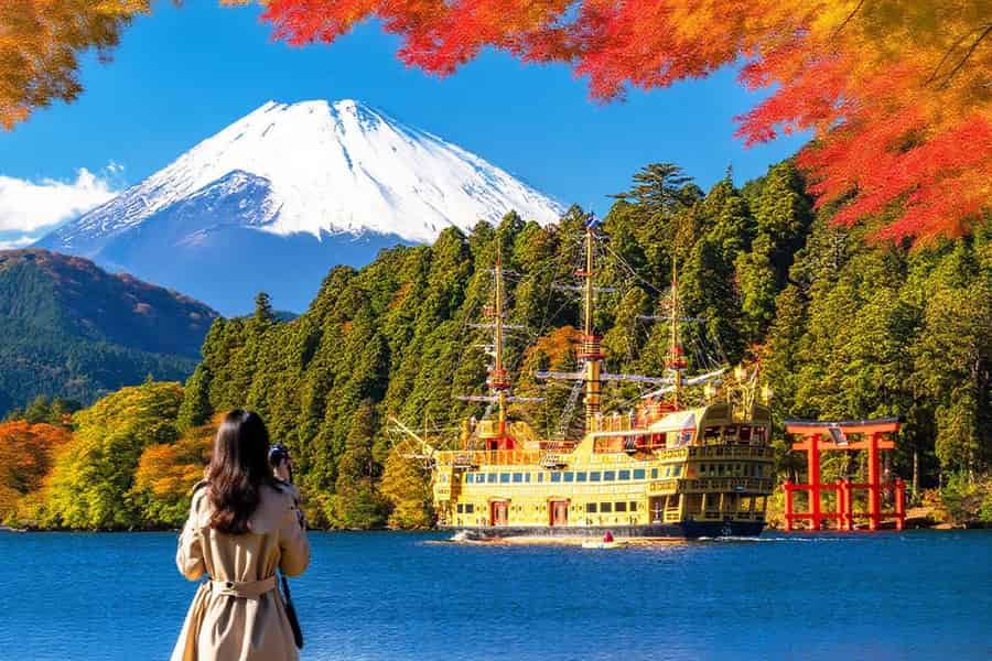 Tagestour zum Fuji und nach Hakone mit Bootsfahrt auf dem Ashi-See, KOSTENLOSE Seilbahn. Foto: GetYourGuide
