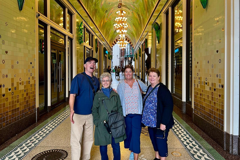 Amsterdam: Small Group Walking Tour with Fun Guide Walking Tour in Amsterdam with Enthusiastic and Fun Guide