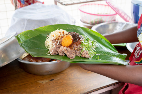 Accra : Visite culinaire nocturne avec un guide régional