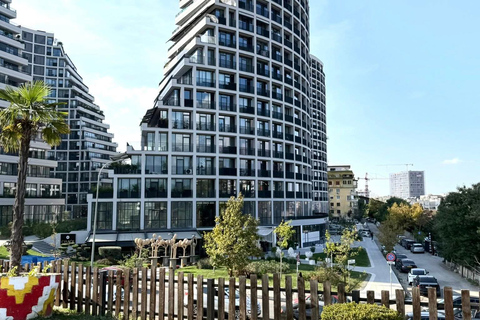 与当地司机一起在 6 小时内探索地拉那当地司机带你在 6 小时内探索地拉那