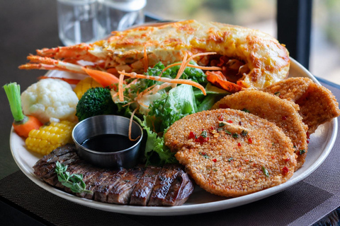 Da Nang: Fireworks Festival Dinner with Hotel Transfer 2026 Dinner experience Only (No Pick up & Drop off Services)