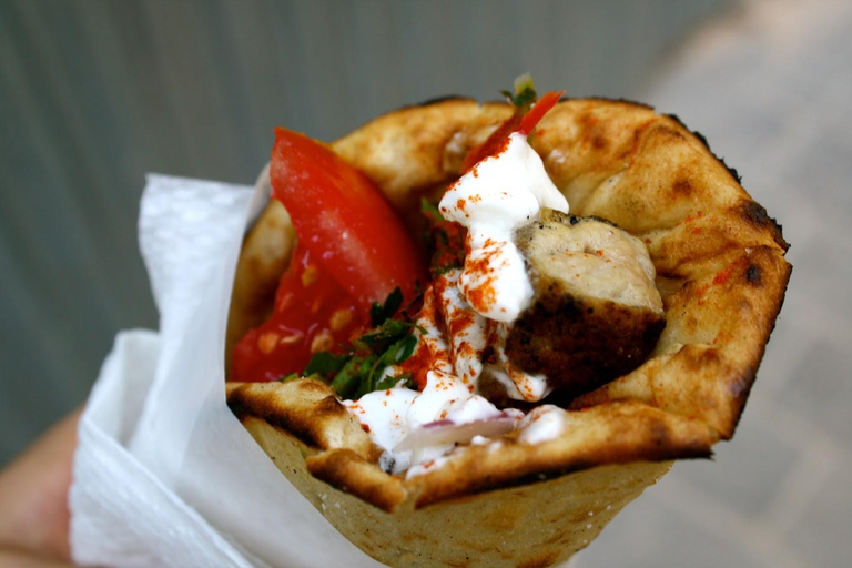 Cours de souvlaki à Mykonos