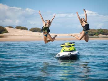 Gold Coast: 1 timmes jetskisafari till South Stradbroke Island