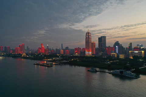 Wuhan: Night Walking Tour with Guide