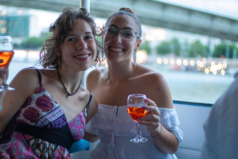 Budapest: Unlimited Prosecco Sightseeing Cruise Unlimited Prosecco and Aperitivo Spritz Crusie