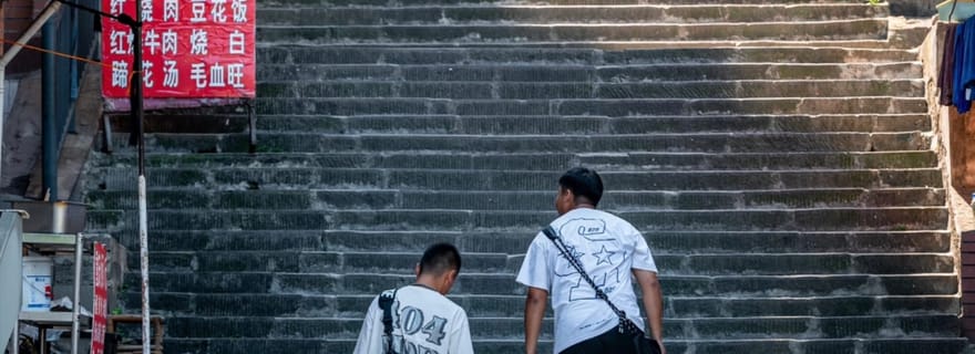 Promenez-vous dans les anciens docks et les quartiers commerciaux modernes de Chongqing