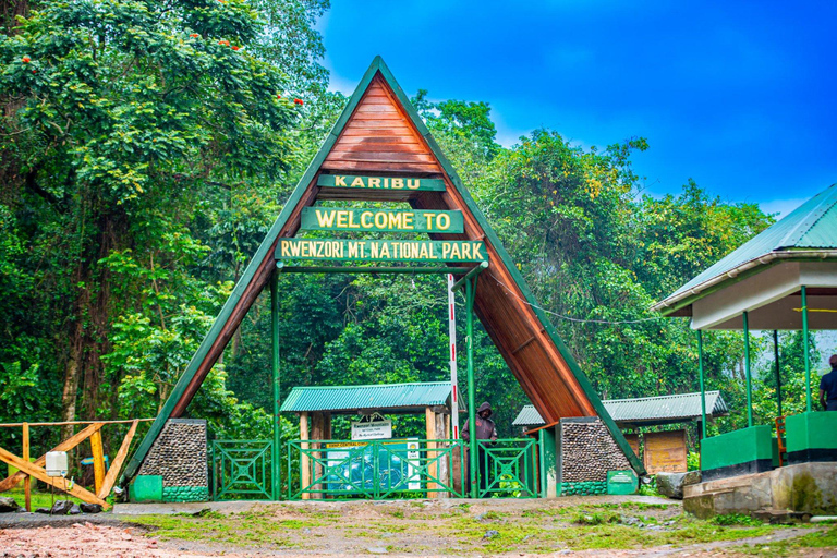 4 Days Queen Elizabeth Park Safari & Ruwenzori Mountain View