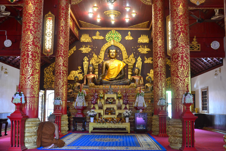 From Chiang Mai: Chiang Rai's Temples and Golden Triangle White Temple, Blue Temple, Wat Phra Keaw and Golden Triangle