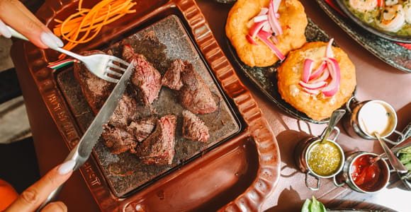 Budapest: 400°C Hot Stone Steak Dinner Experience