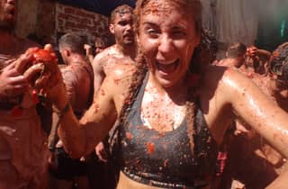 Barcelona: La Tomatina Tagesausflug nach Buñol mit Partyzugang