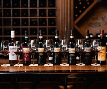 Premium Wine Tasting with light-lunch and Tour