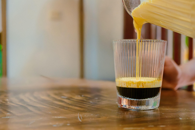 One Hour in Hanoi: Vietnamese Coffee-Making Class Private Option