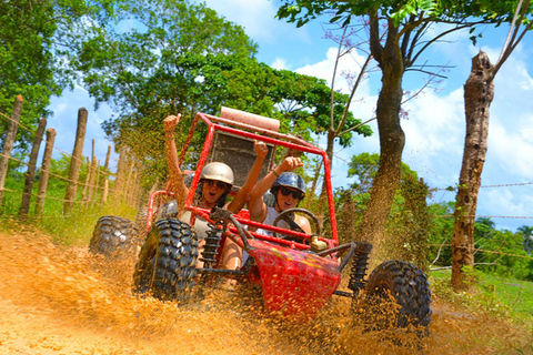 Buggy em Punta Cana, Caverna do Rio, Praia de MacauBuggy em Punta Cana, River Cave, Praia de Macau