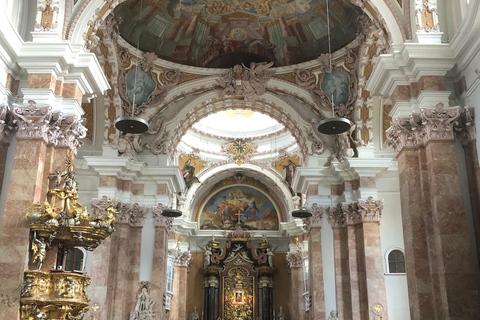 Innsbruck - &quot;Welcome Tour&quot; av Per Pedes. Guidad stadsvandring.Innsbruck - &quot;Welcome Tour by Night&quot; Per Pedes Guide Clemens