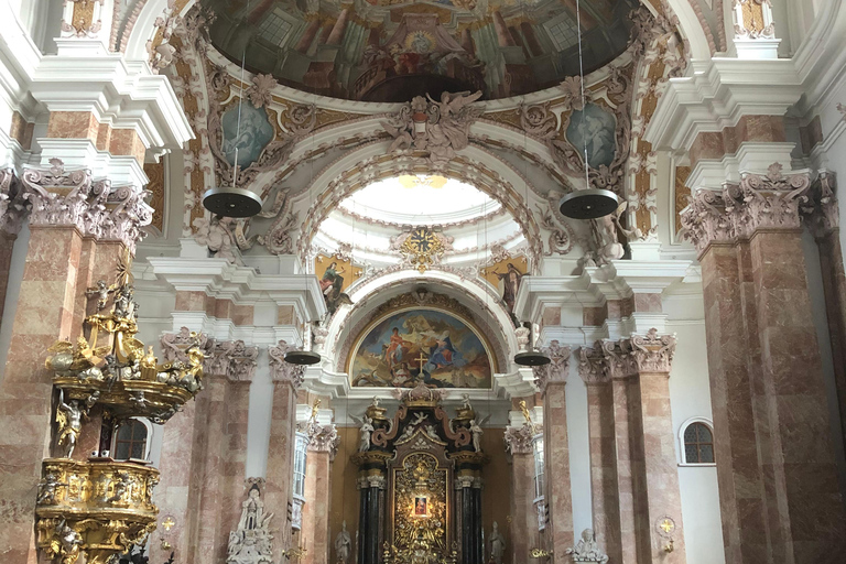 Innsbruck - &quot;Welcome Tour&quot; av Per Pedes. Guidad stadsvandring.Innsbruck - &quot;Welcome Tour by Night&quot; Per Pedes Guide Clemens