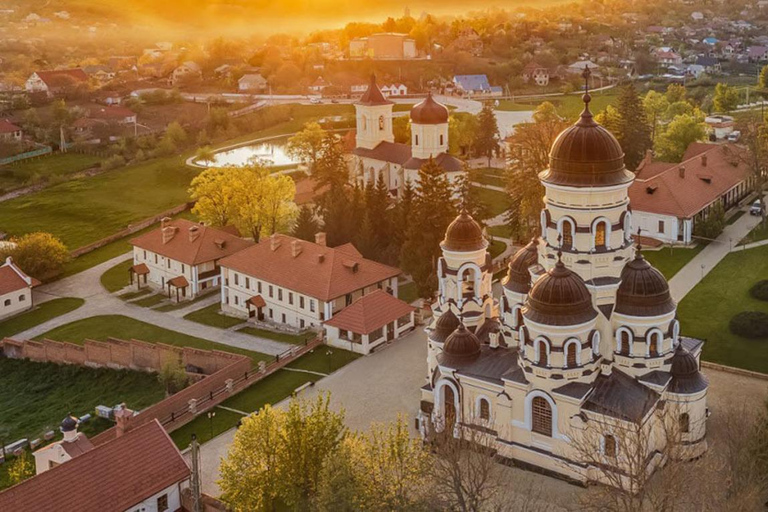 Monastères de Capriana et de Condrita et Milestii Mici (facultatif)Capriana and Condrita Monasteries &amp; Milestii Mici Optional