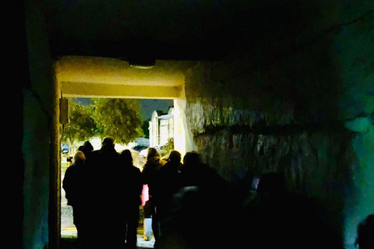 Elgin: In and out the Dusty Closes In and out the Dusty Closes