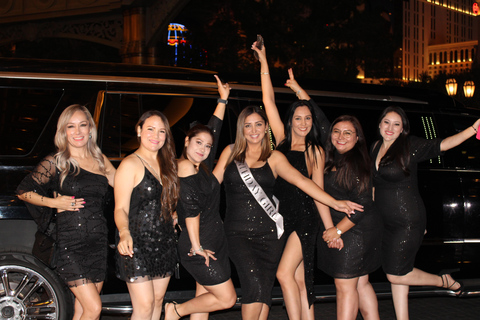 Tour privato in limousine di 2,5 ore di Las Vegas con ChampagneTour privato in limousine di 2,5 ore di Las Vegas con champagne 10 pax