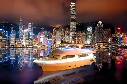 Hong Kong: Cruzeiro no porto de Victoria com bebidas e snacks