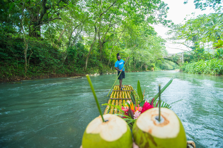 Montego Bay : Rafting en bambou sur la rivière Lethe / Massage à la pierre calcaire