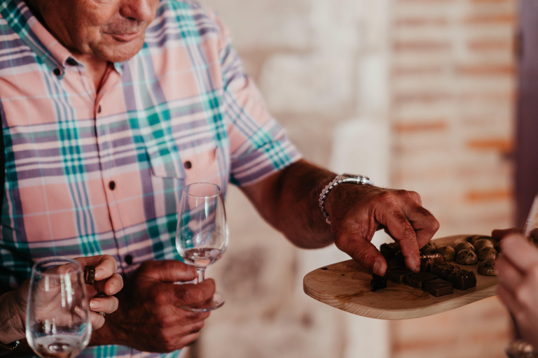 Albi: Tour gastronómico e pelo mercado com degustações e passeio histórico