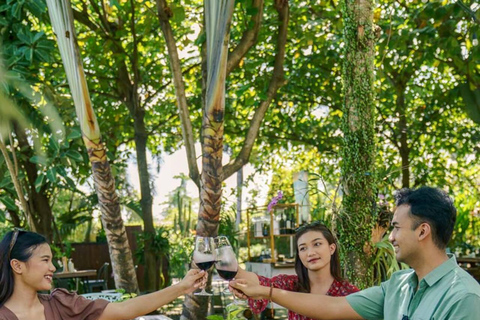 Sababay Winery Bali : Visite du vignoble avec dégustation de vinLe vin dans le jardin