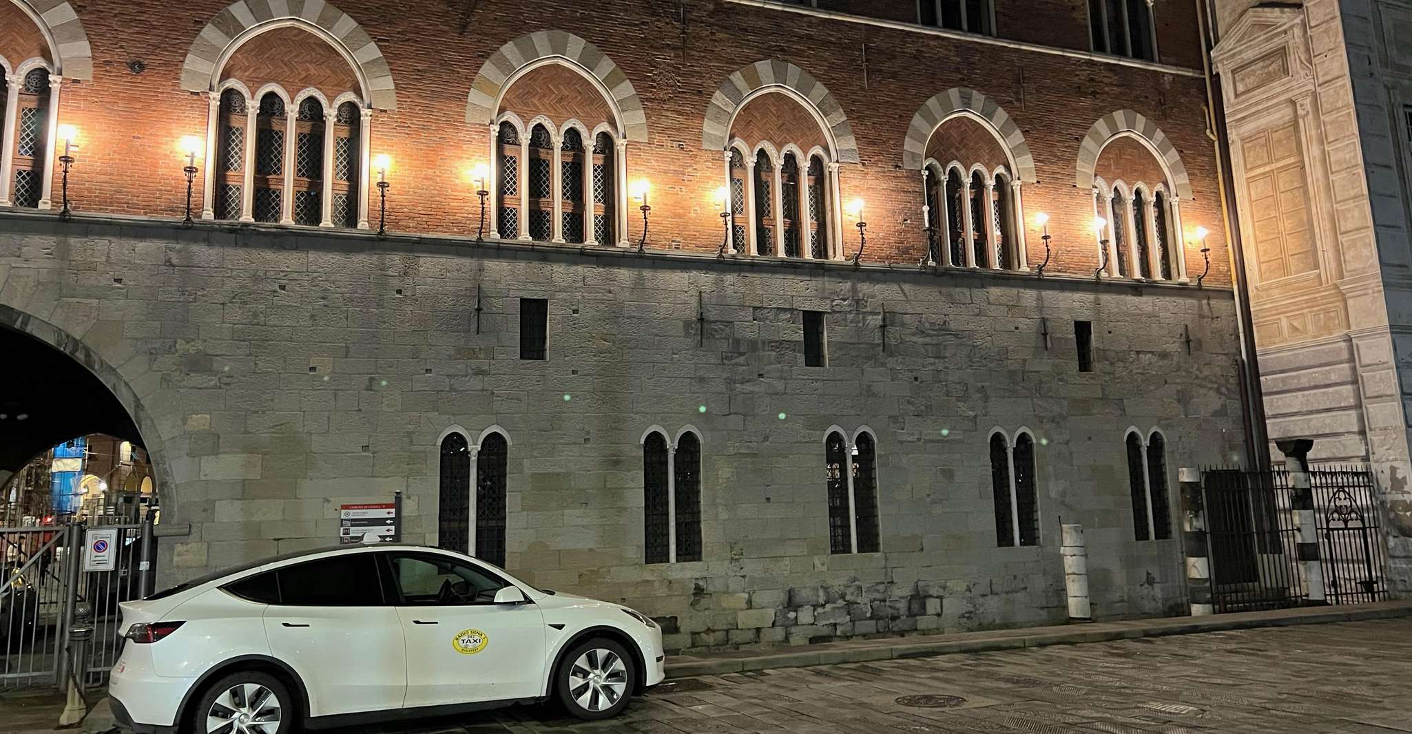 Visita della città di Genova e degustazione di Pesto. - Hizvo