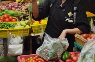 Sukhumvit: Praktischer Thai-Kochkurs & Markt Tour in BKK