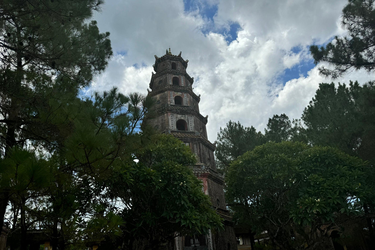 Desde Da Nang: Ciudad imperial de Hue con el paso o los túneles de Hai VanDesde Da Nang: Exploramos Hue Imperial con los túneles de Hai Van