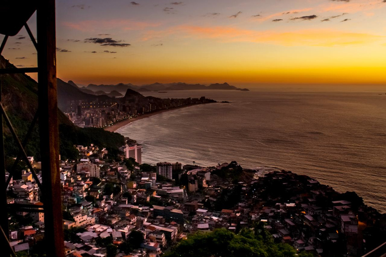 Sonnenaufgang am Morro Dois Irmãos + Vidigal Favela Experience