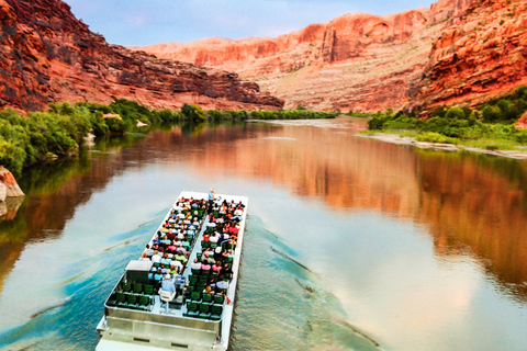 Moab: Crociera con cena sul fiume Colorado con musica e spettacolo di luciMoab: crociera con cena sul fiume Colorado con musica e spettacolo di luci