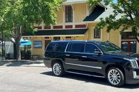 Paso Robles: Customizable Wine and Beer Tour with Transport