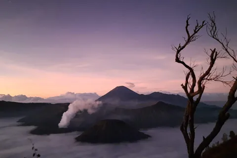 Mount Bromo & Ijen Open Trip 3D2N - Sunrise & Blue Fire Tour