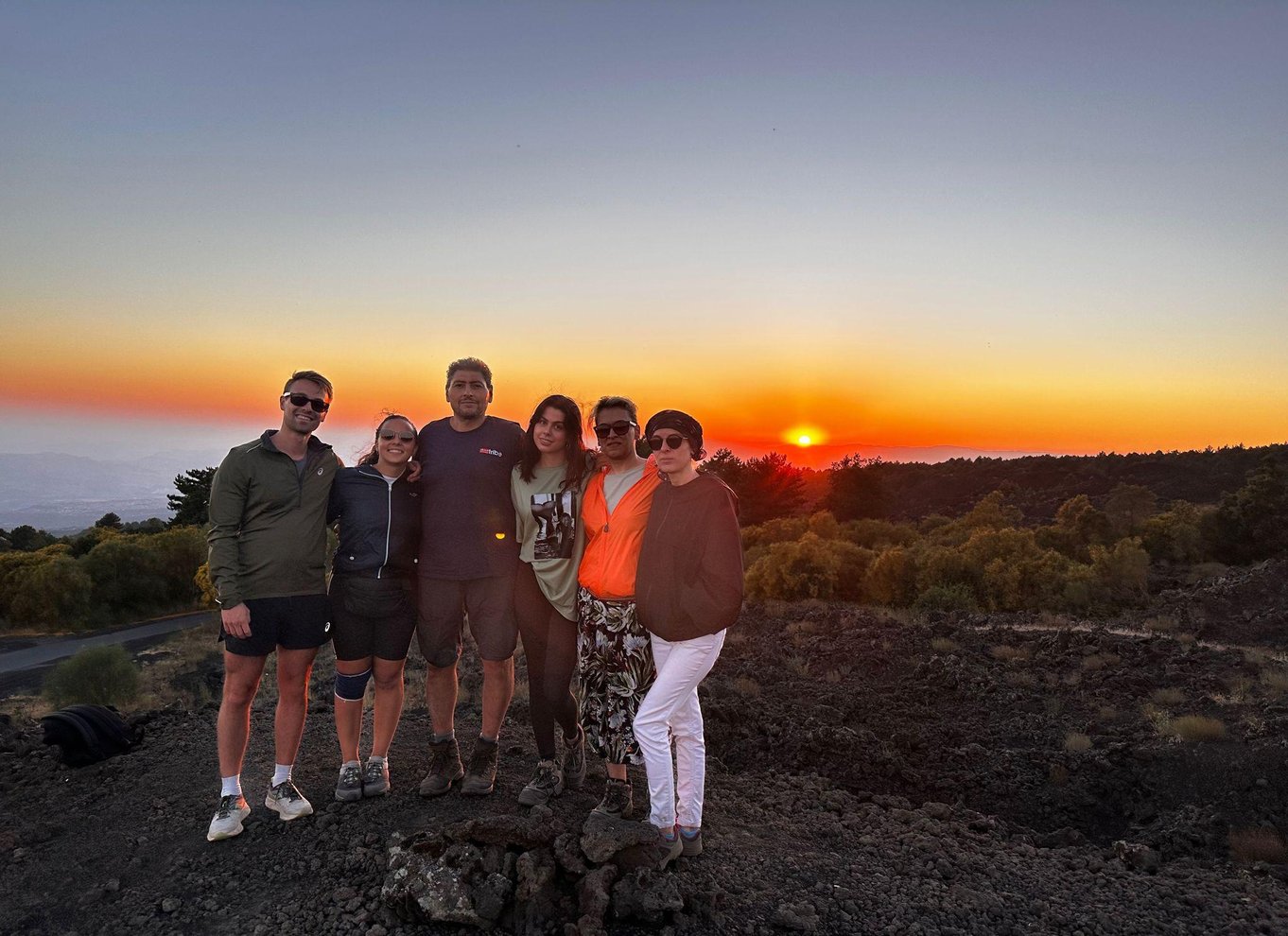 Taormina: Solnedgangstur på Etna med hulebesøg og smagsprøver