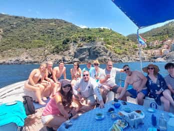 Dagelijkse rondvaart door Cinque Terre met traditionele Ligurische gozzo