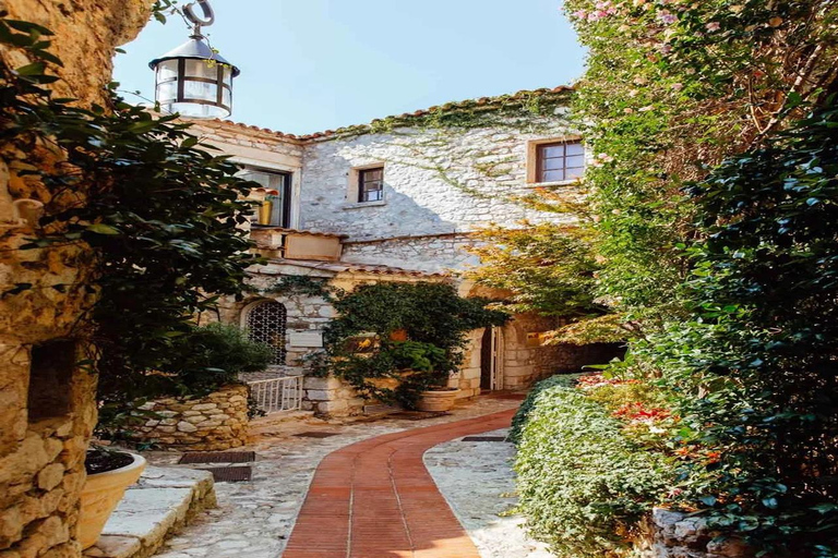 Monaco, Monte-Carlo & Eze Village Private Half-Day Tour LICENSED GUIDE + MERCEDES V