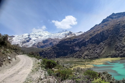 Laguna Rocutuyoc and Honkopampa Ruins Private Service
