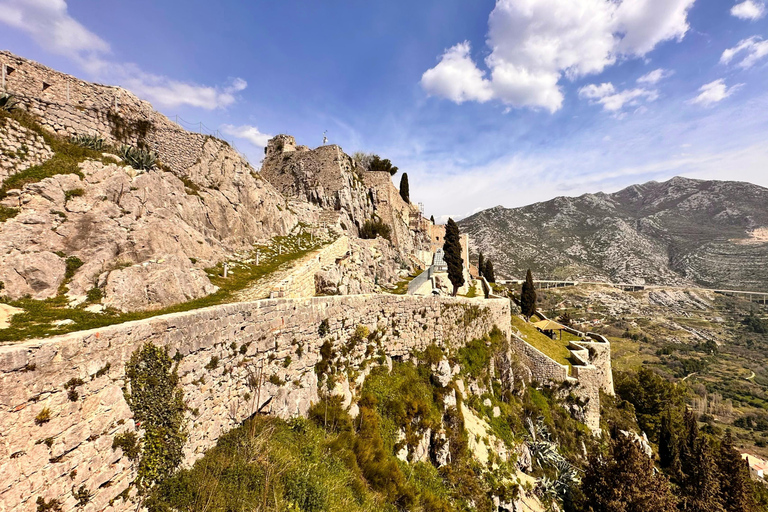 Split: Wycieczka historyczna do Salony, twierdzy Klis i Trogiru