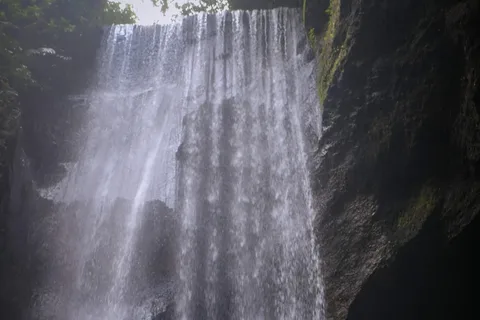 Bali: Tour di un giorno intero della Porta del Cielo e del Tirta Gangga