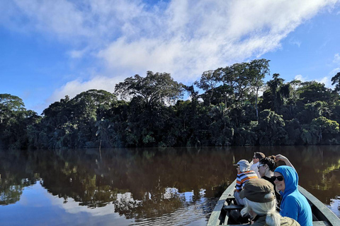 Puerto Maldonado: Lago Sandoval Day Trip with Lunch