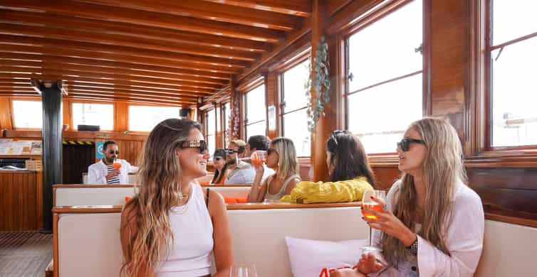 Barcelona: Sunset Sailing Cruise with Live Music photo 9