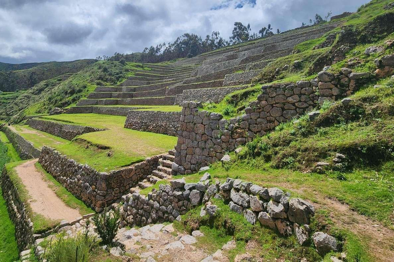 Excursión al Valle Sagrado y Traslado a Ollantaytambo