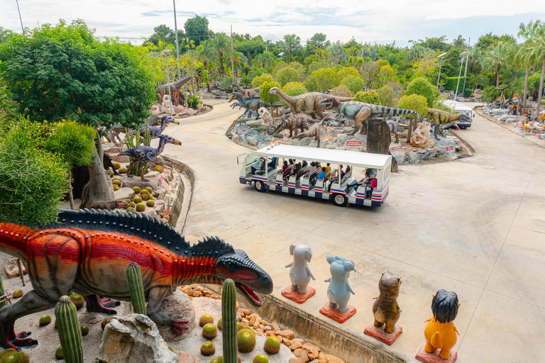Pattaya Highlights: Private Half-Day Tour Sanctuary + Khao Chi Chan + Floating Market