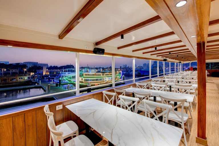 Dubái: crucero con cena de lujo por Creek&amp; Marina con espectáculos en directoCrucero de lujo con cena y espectáculos en directo (sin alcohol)