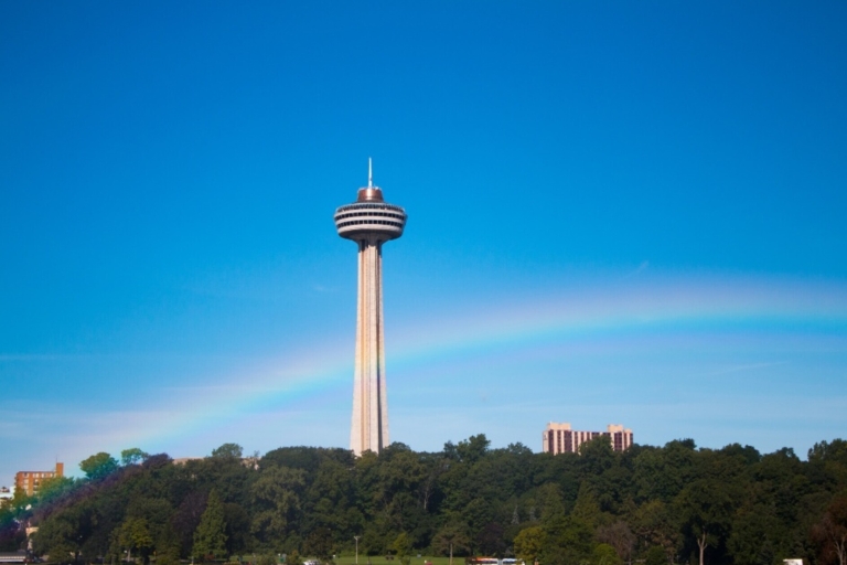 Niagara Falls Tour + Reise hinter die Fälle & Skylon Tower