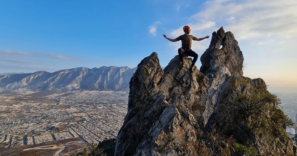 Nido de Aguiluchos: Senderismo, rappel y fotos impresionantes