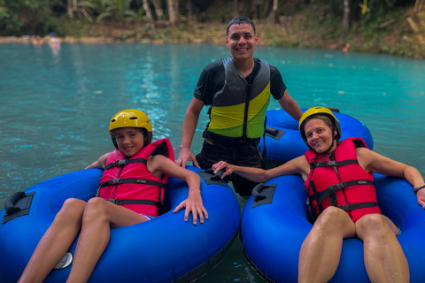 Tubulação no Rio Celeste: Experiências na natureza e águas azuisTubulação no Rio Celeste, aventura e natureza