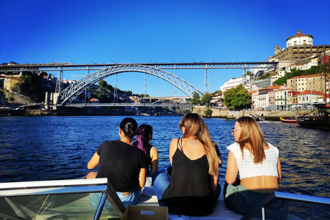 Oporto:Passeio Privado de Barco no Rio Douro (max 6px) 1h30mPasseio Privado de Barco no Rio Douro (max 6 px) 1h30m