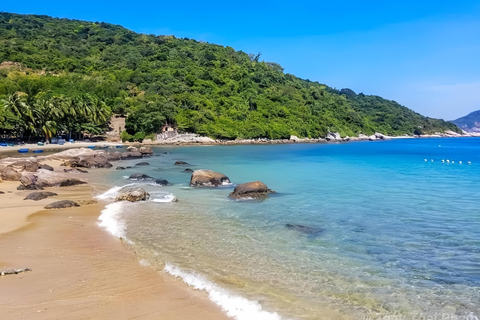 Visita às ilhas Cham e mergulho com snorkel e autônomoExcursão em grupo